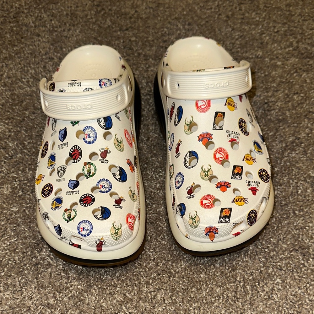 CROCS Women's White Multicolor Pattern Clogs - image 2